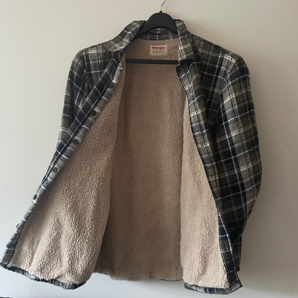 Wrangler Other - Wrangler Sherpa Lined Plaid Shacket Jacket XL Blue Tan Western Vintage Workwear